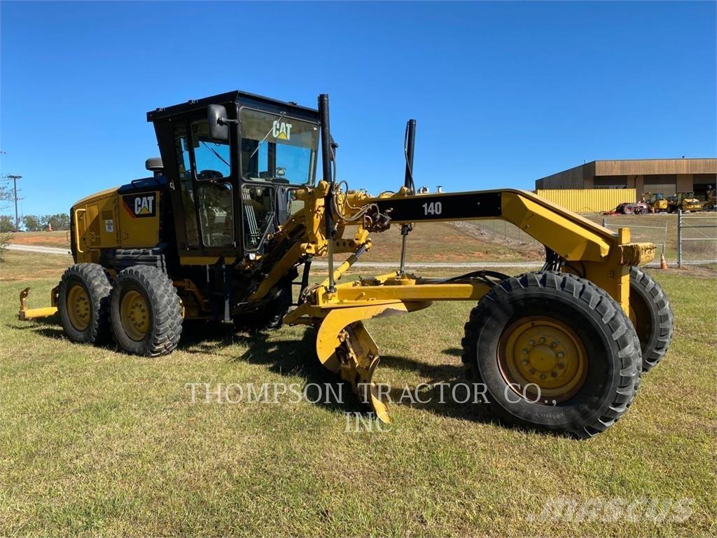 CAT 140 Grader