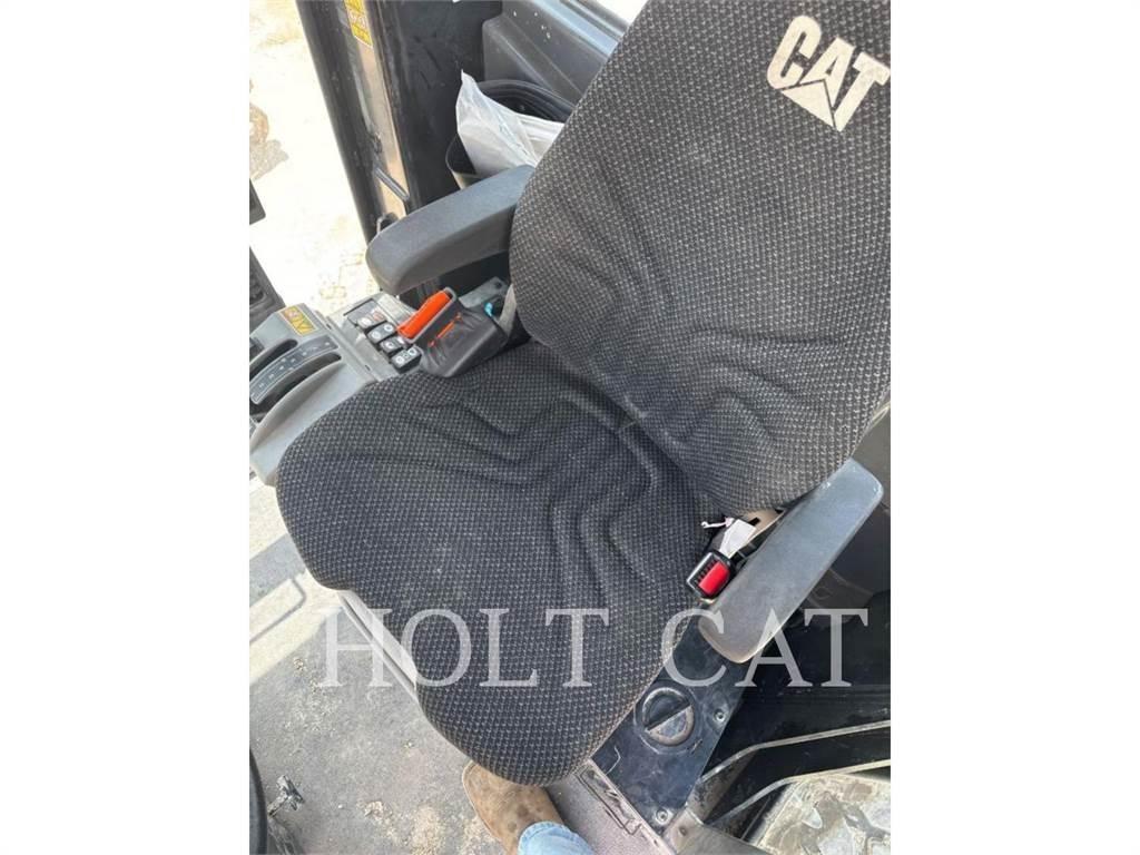 CAT 140 AWD Grader