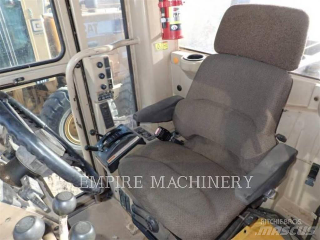 CAT 140H Grader