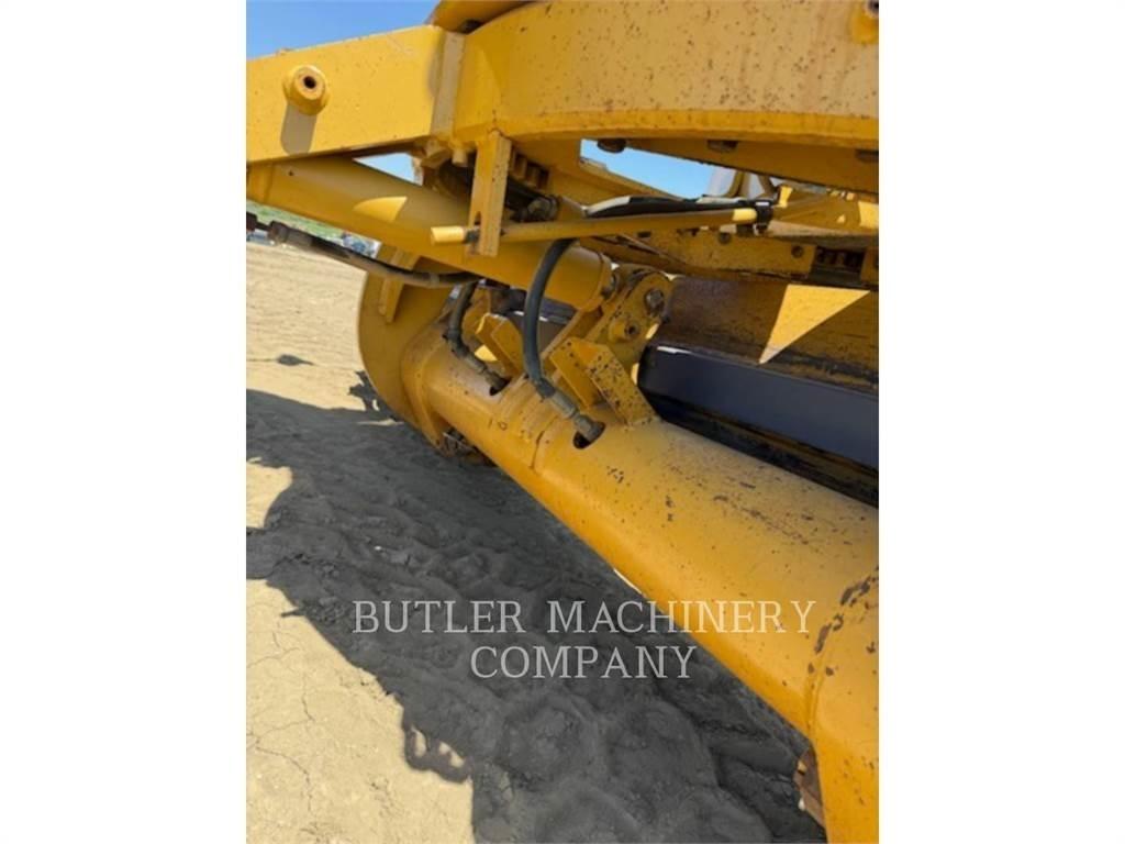 CAT 140M Grader