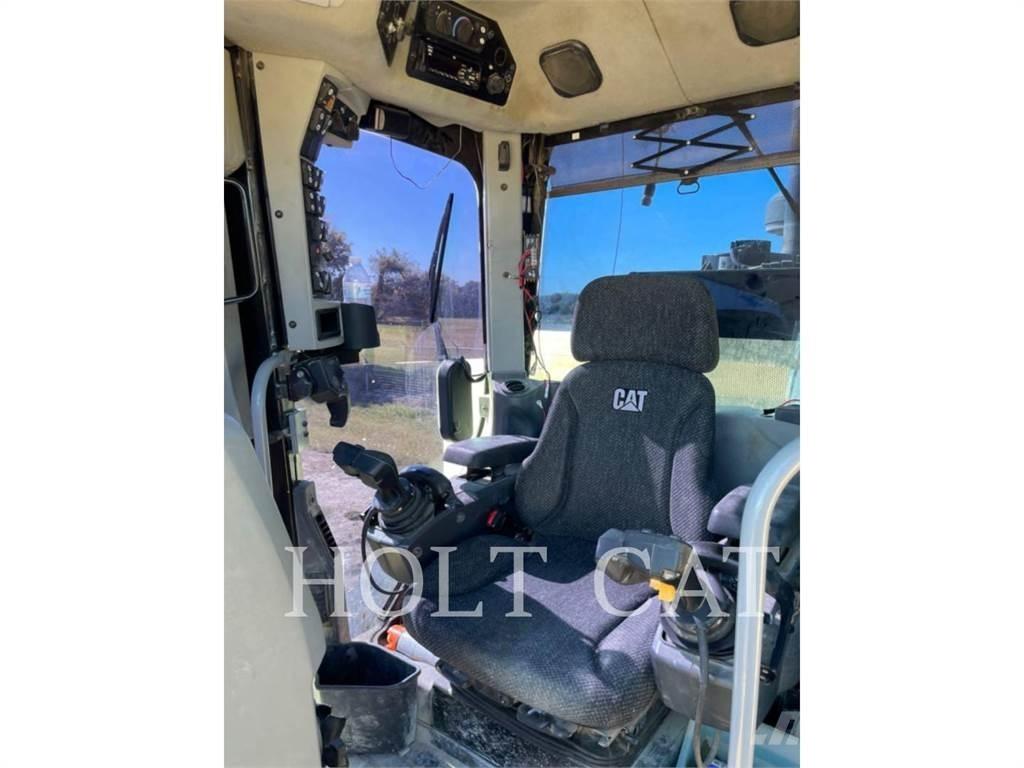 CAT 150AWD JOY Grader