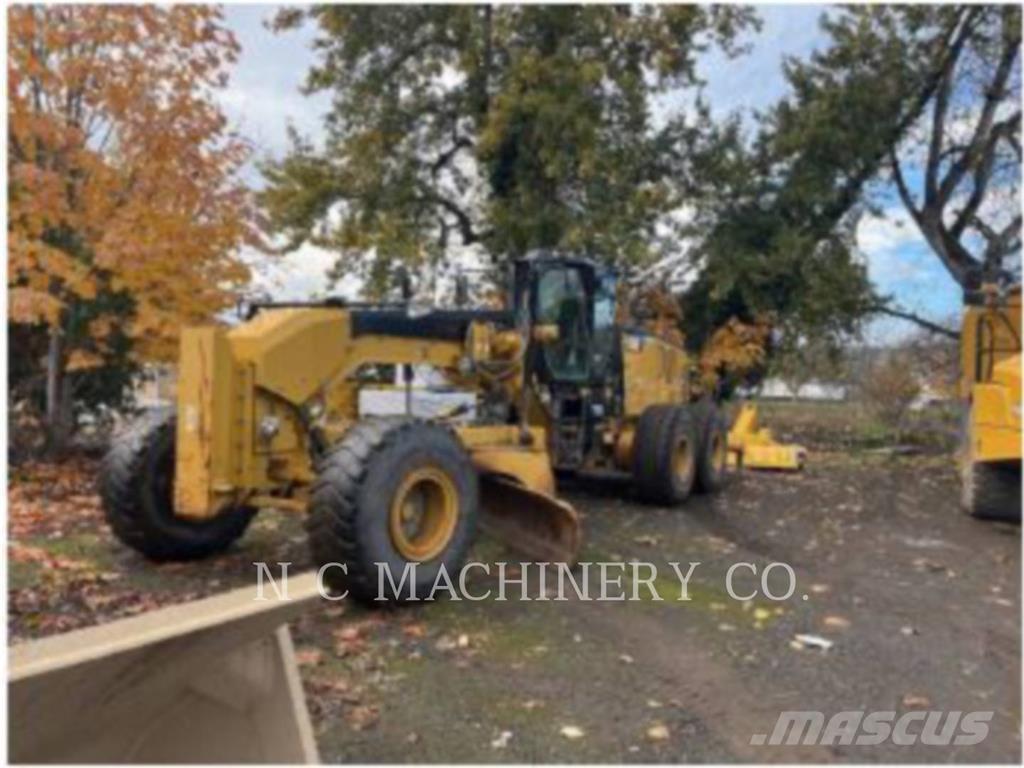 CAT 16M Grader