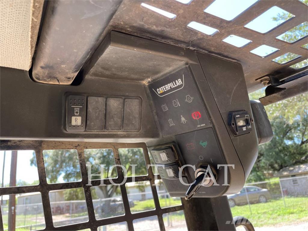 CAT 216 Kompaktlader