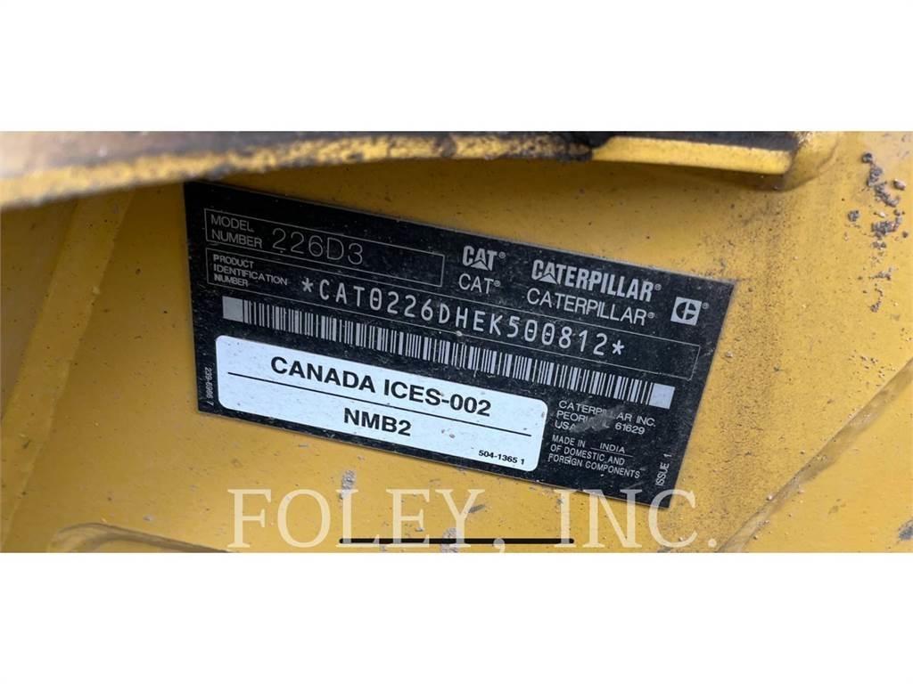CAT 226D3 Kompaktlader