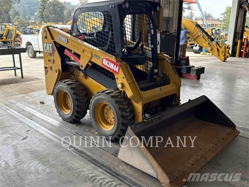 CAT 226D3 Kompaktlader