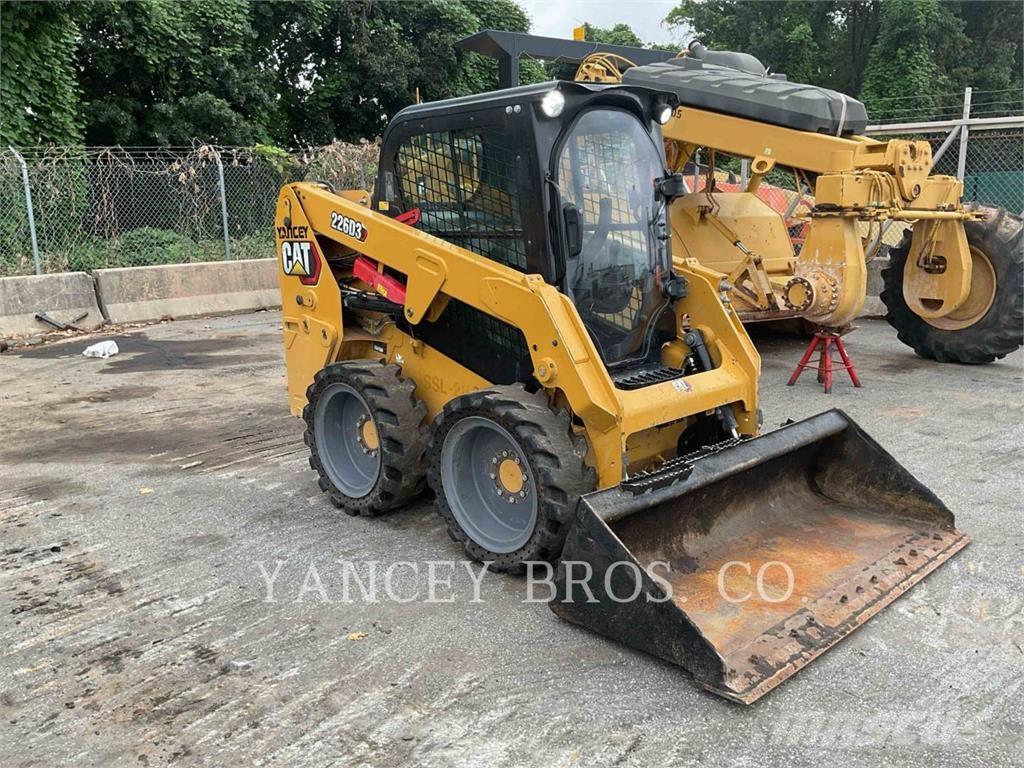 CAT 226D3 Kompaktlader