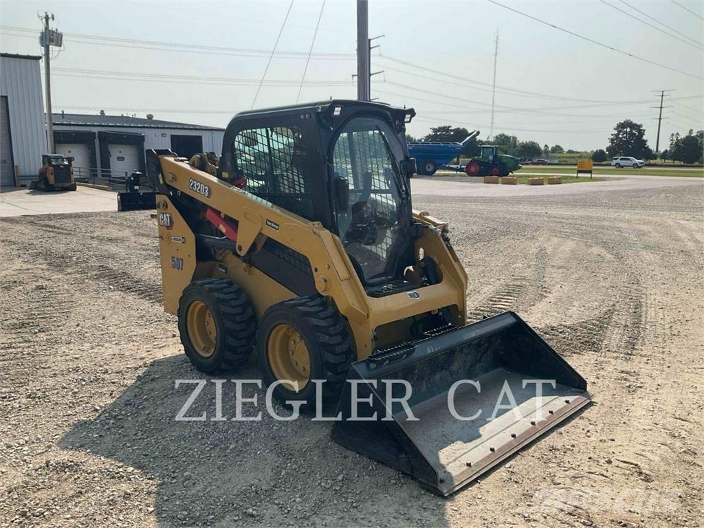 CAT 232D3 Kompaktlader