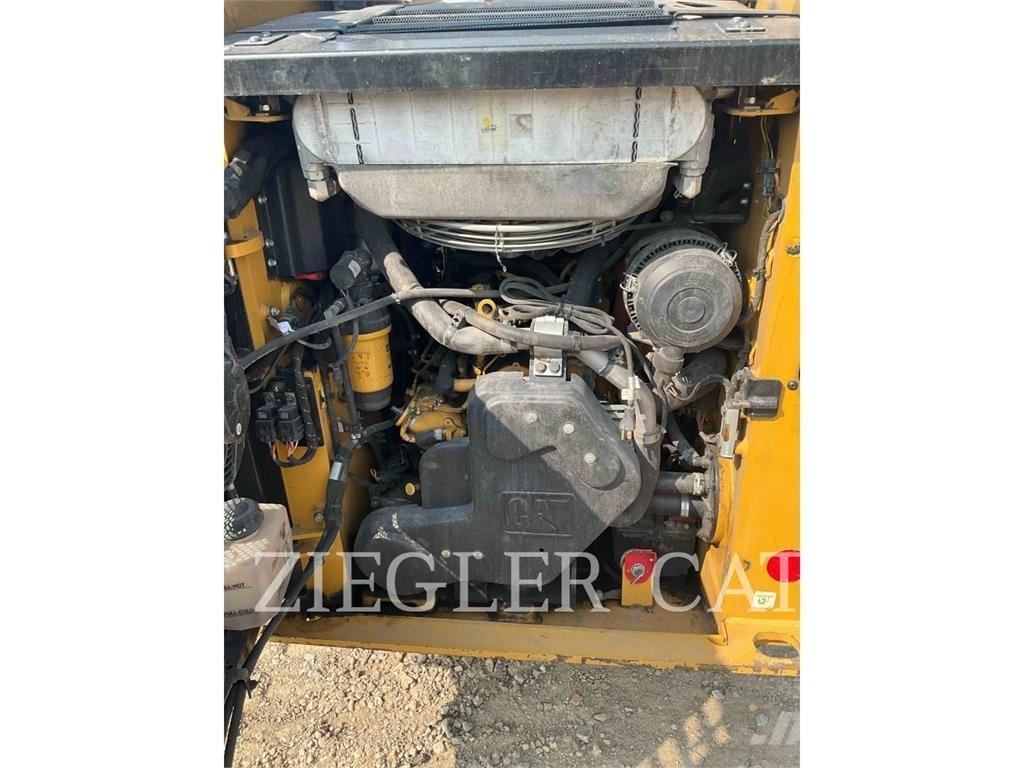 CAT 232D3 Kompaktlader