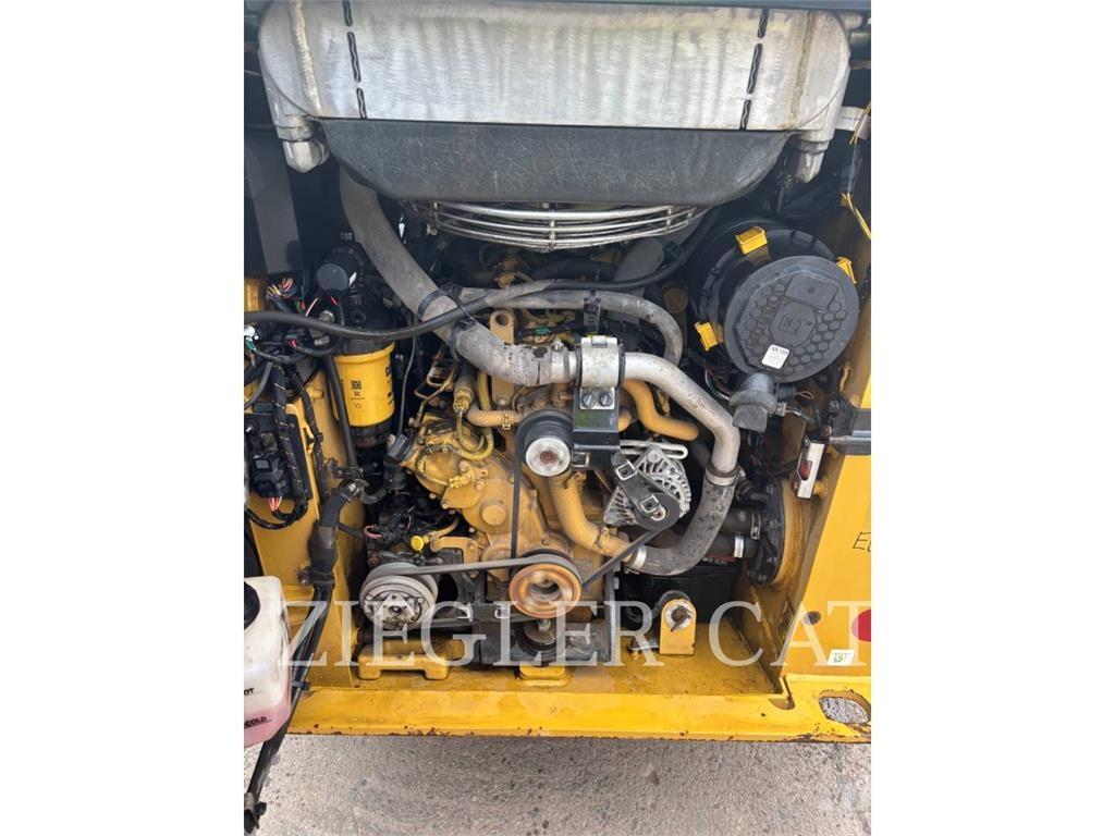 CAT 232D3 Kompaktlader