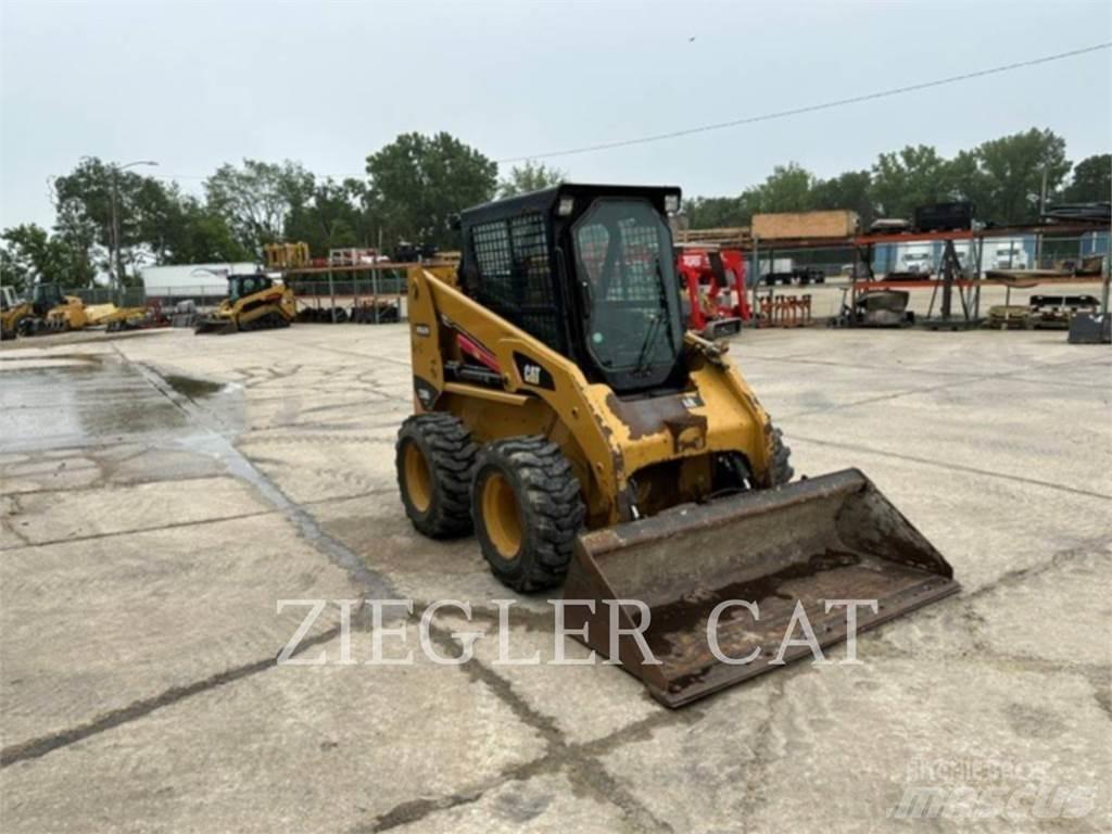 CAT 236B3 Kompaktlader