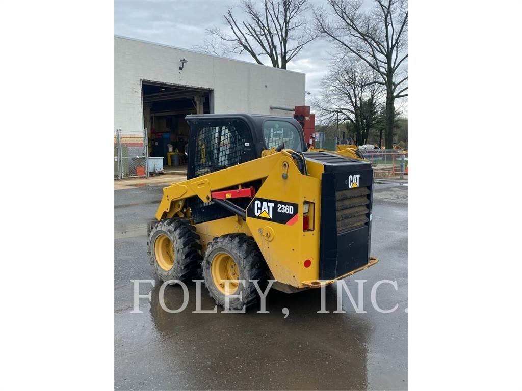 CAT 236D Kompaktlader