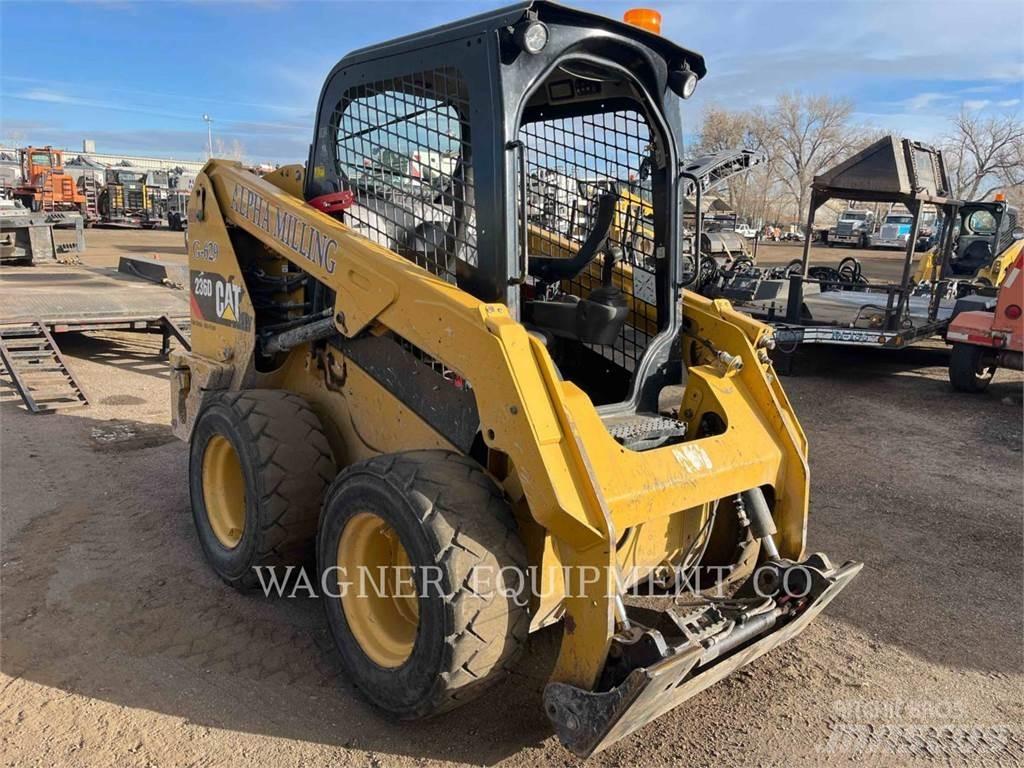 CAT 236D HF Kompaktlader