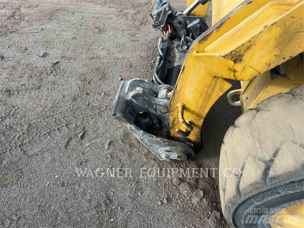 CAT 236D HF Kompaktlader