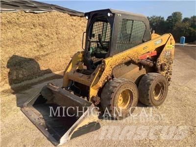 CAT 236D3 Kompaktlader