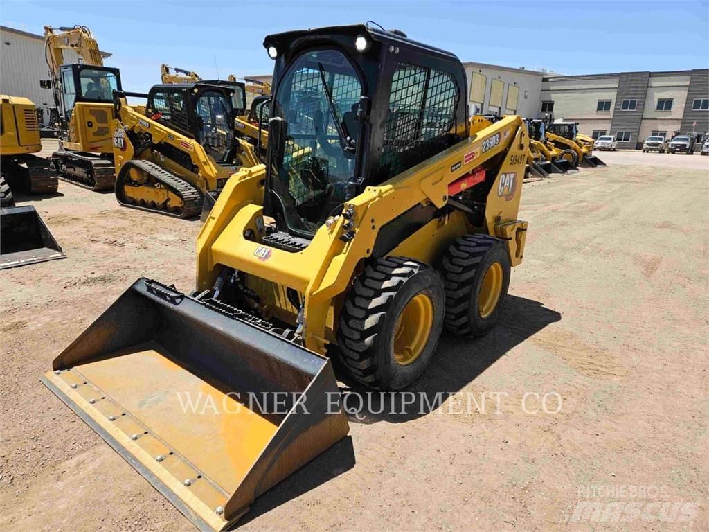 CAT 236D3 Kompaktlader