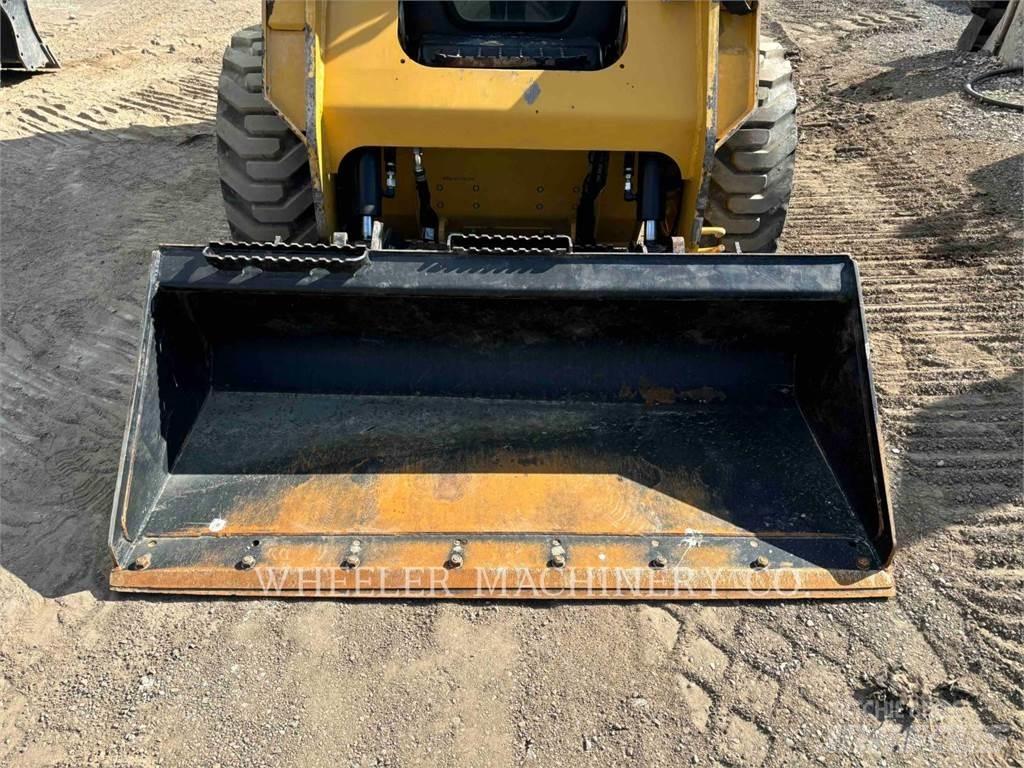 CAT 236D3 C3H2 Kompaktlader