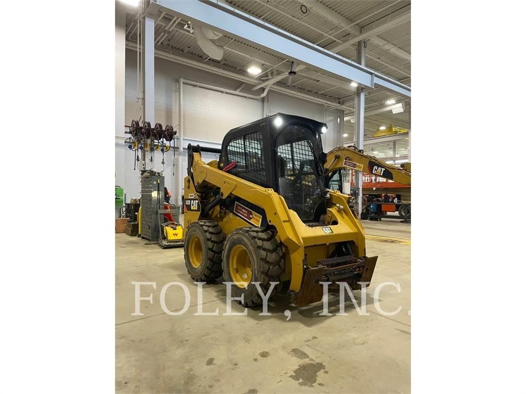 CAT 242D Kompaktlader