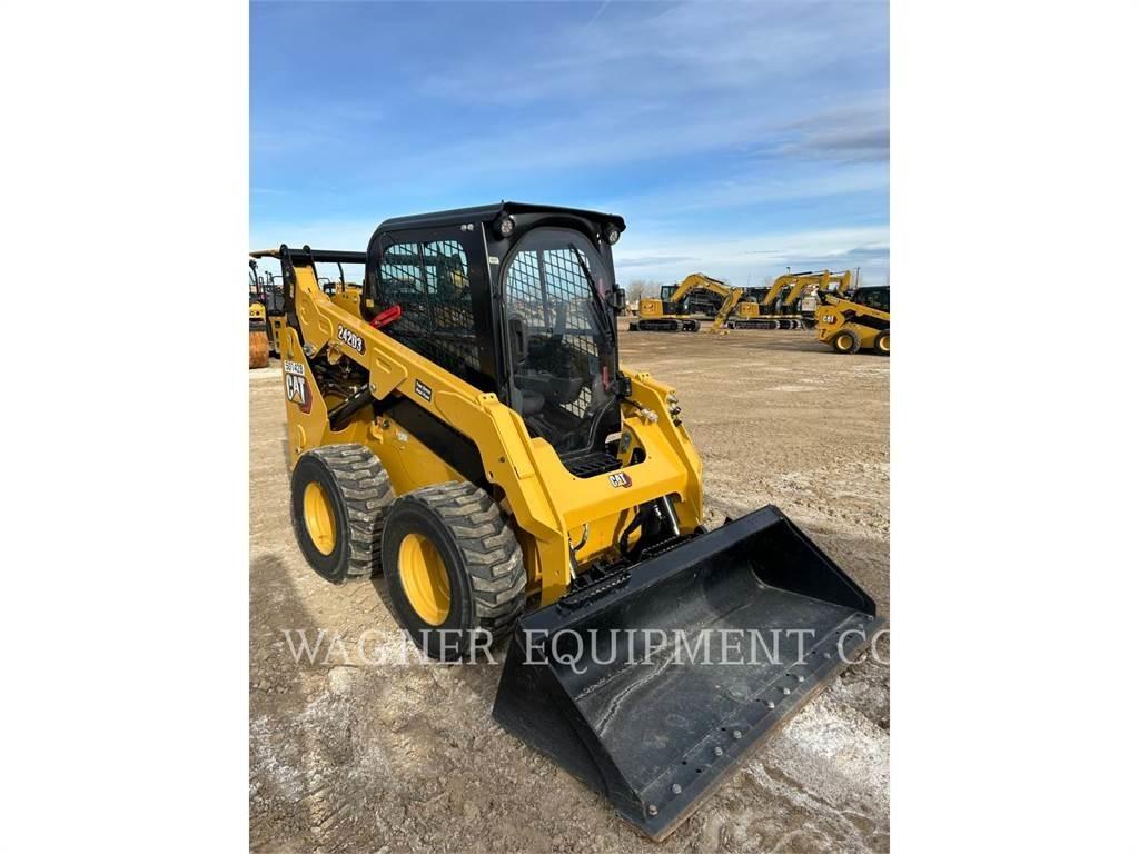 CAT 242D3 Kompaktlader