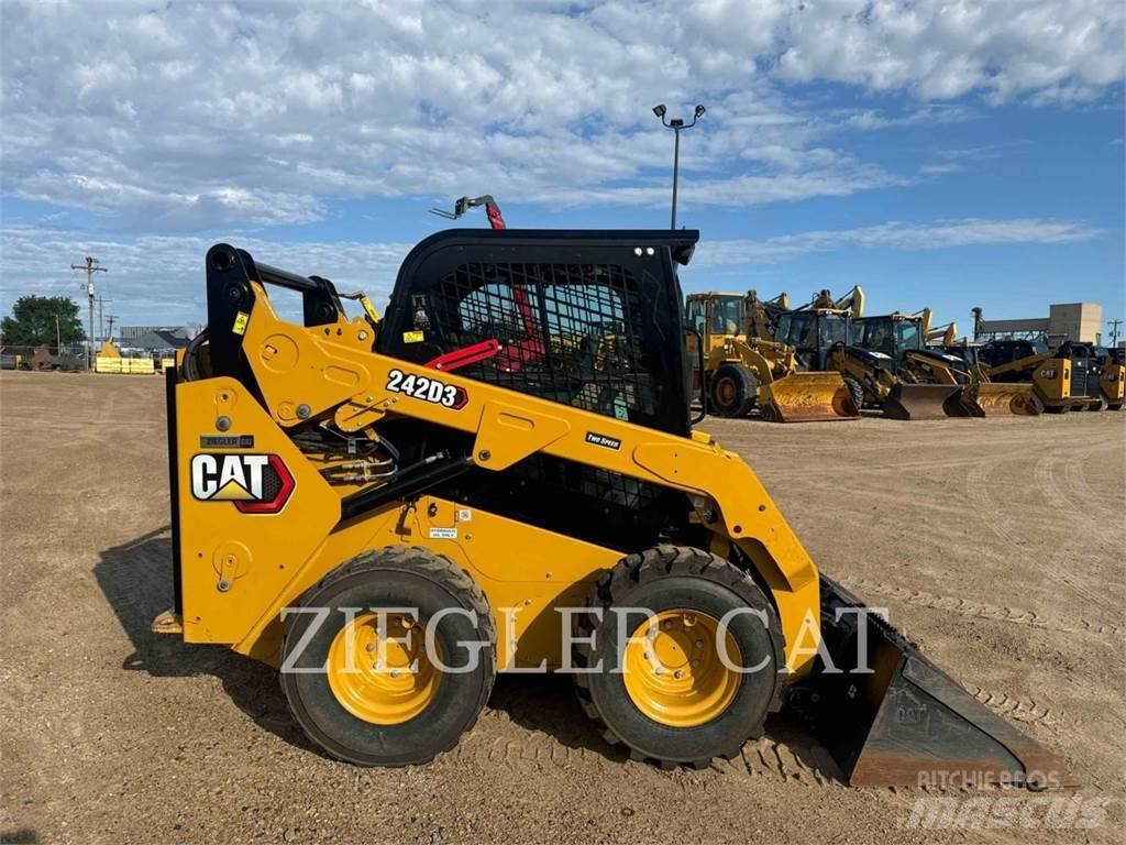 CAT 242D3 Kompaktlader