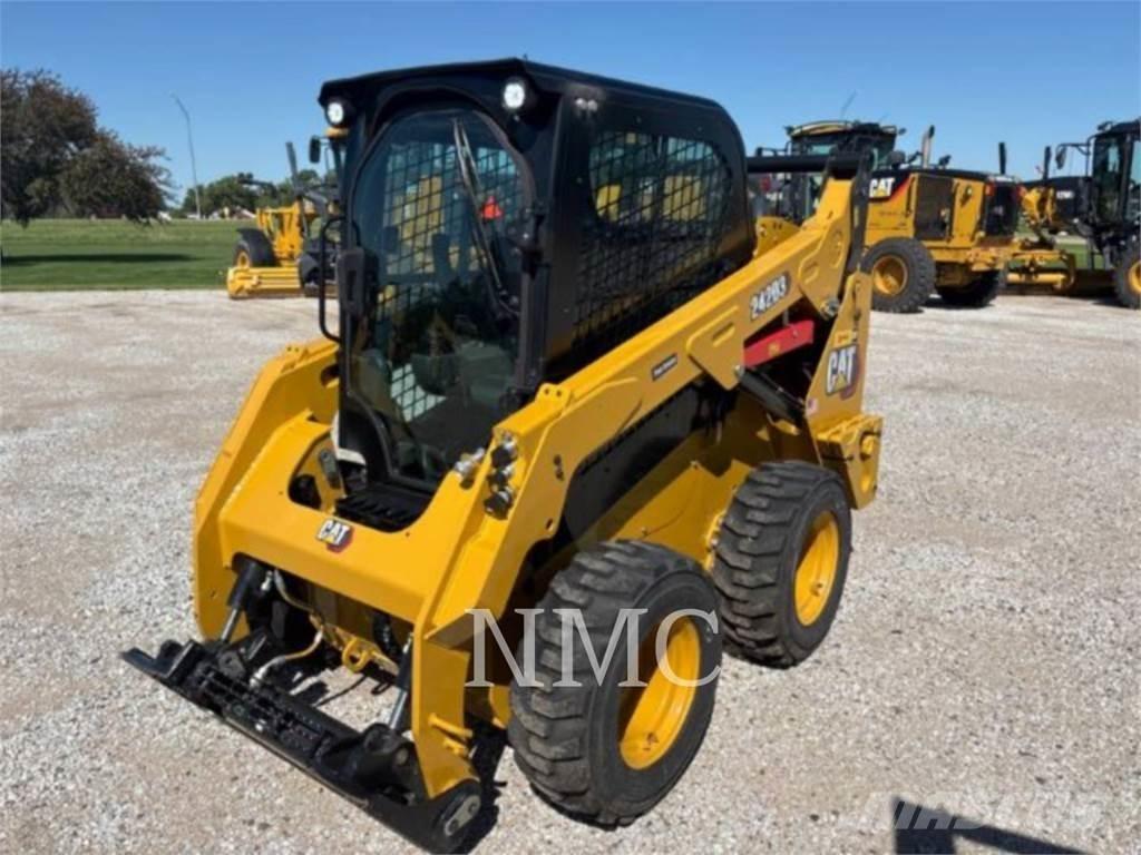 CAT 242D3 Kompaktlader