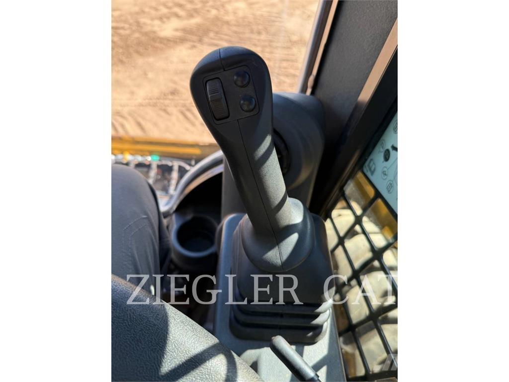 CAT 242D3 Kompaktlader