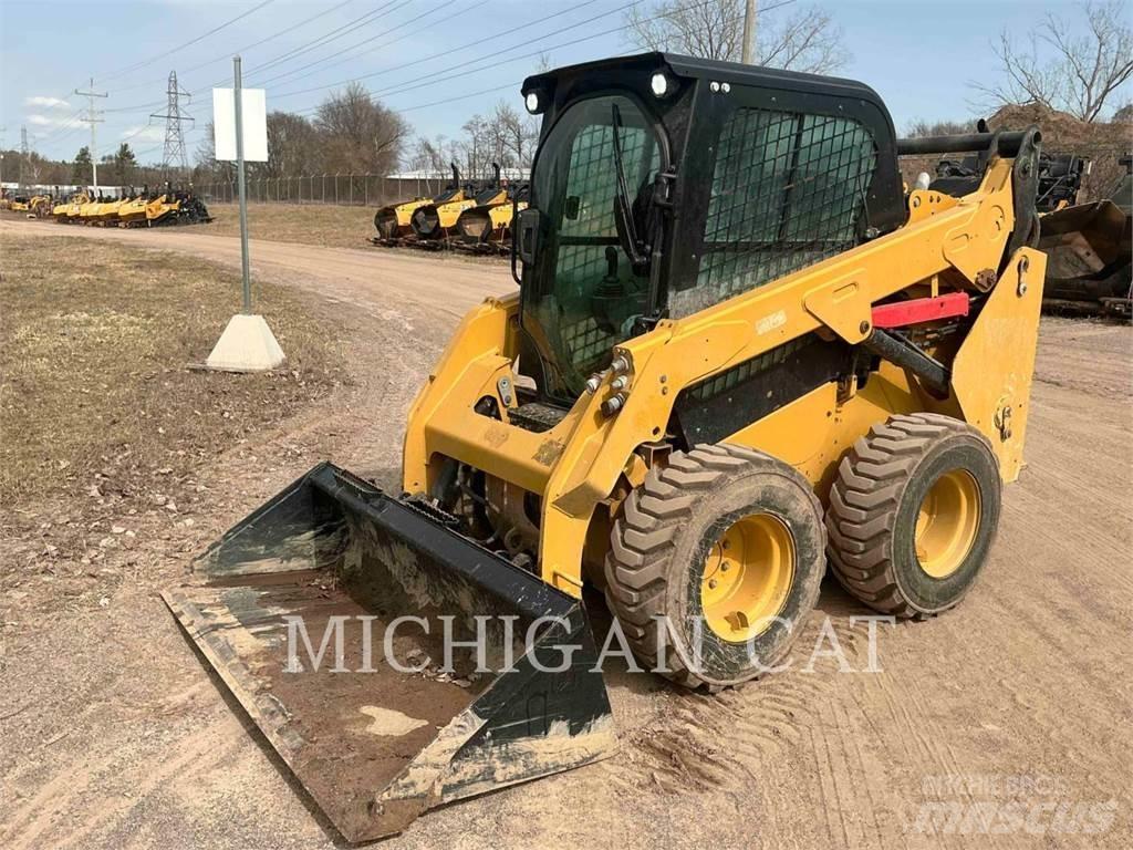CAT 242D3 A2Q Kompaktlader