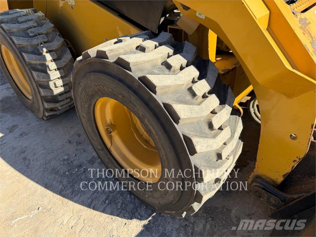 CAT 262D Kompaktlader