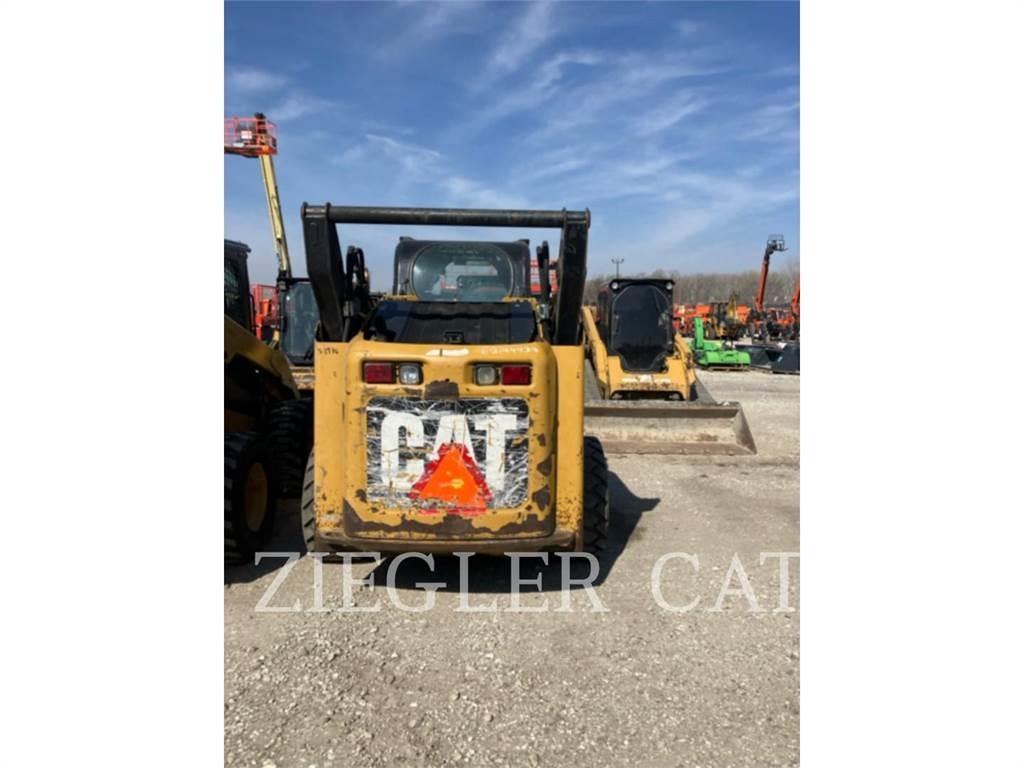 CAT 272C Kompaktlader