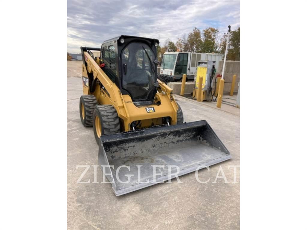 CAT 272D2 Kompaktlader