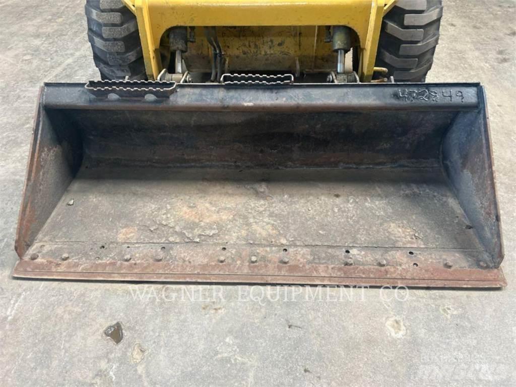 CAT 272D2 Kompaktlader