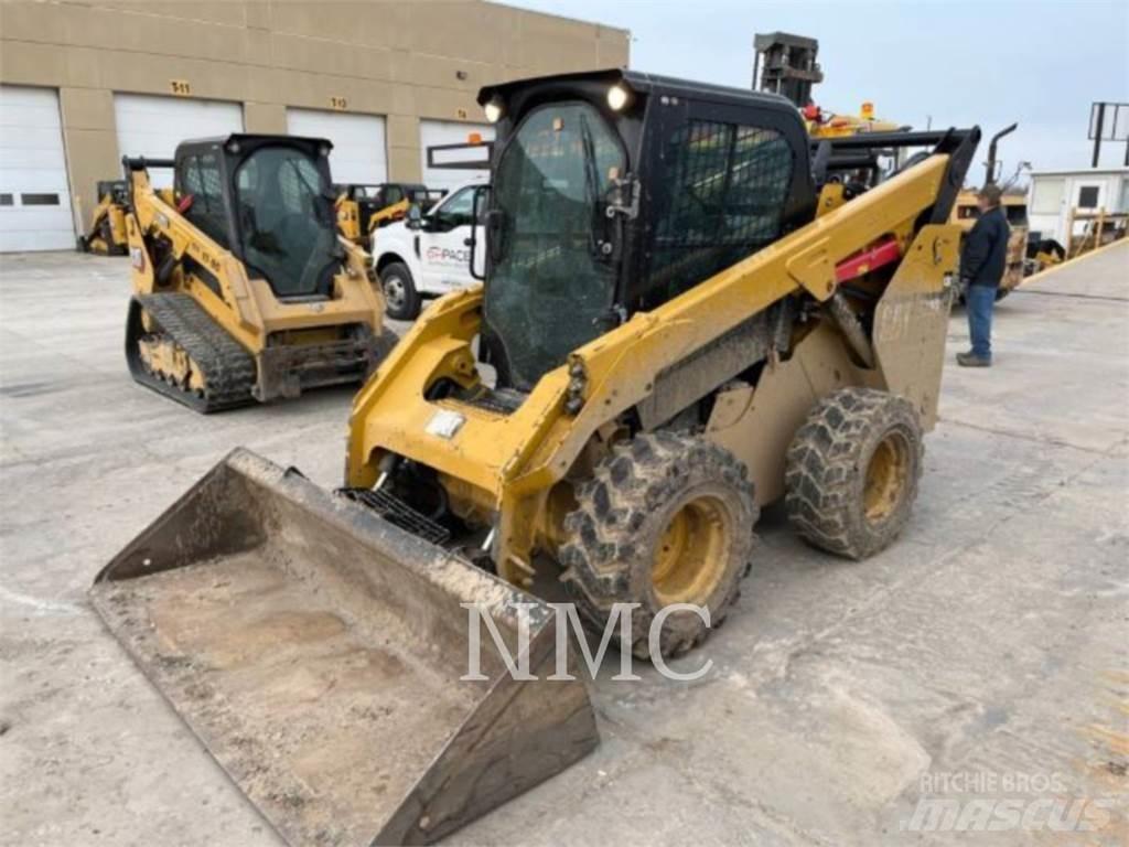 CAT 272D2 Kompaktlader