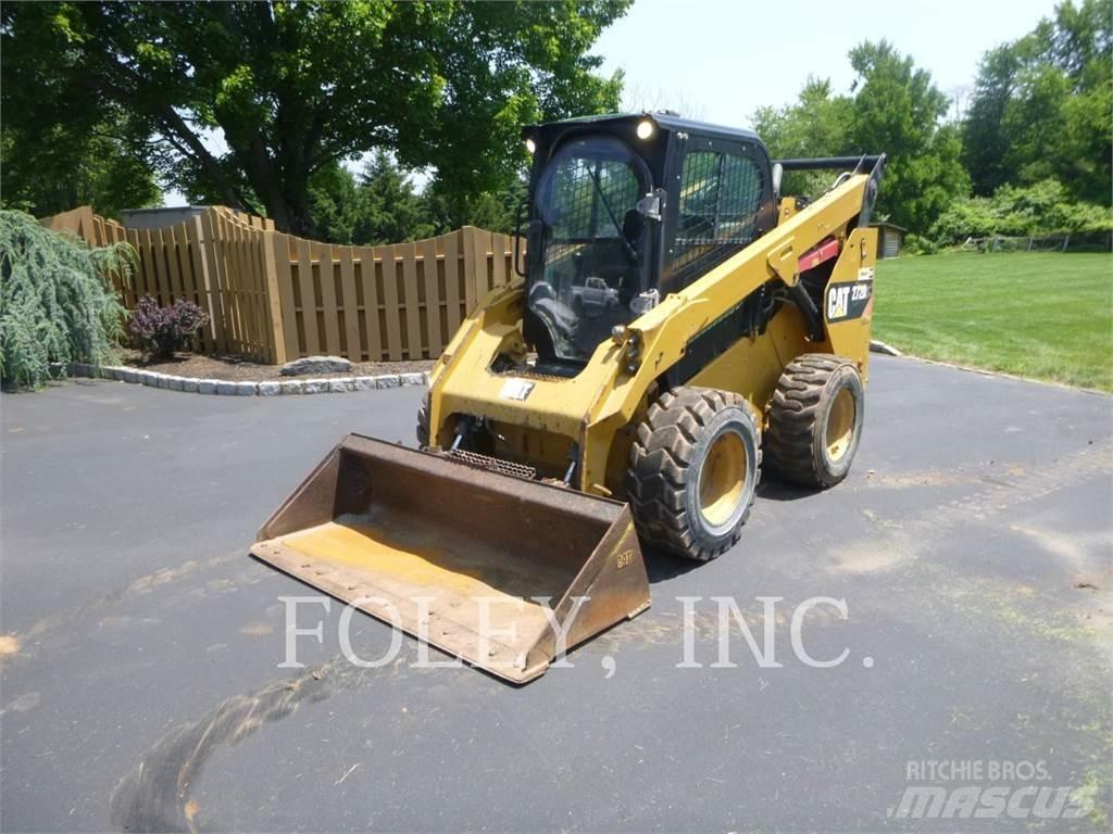 CAT 272D2 Kompaktlader