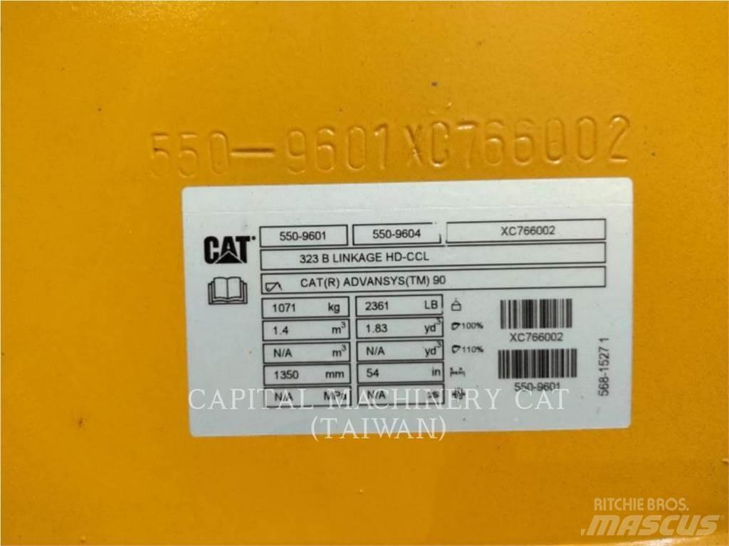 CAT 323 Schaufeln