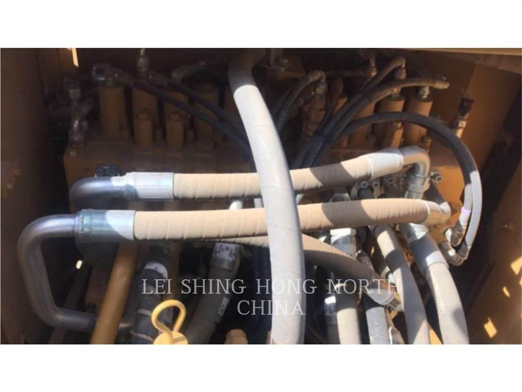 CAT 323D2L Raupenbagger