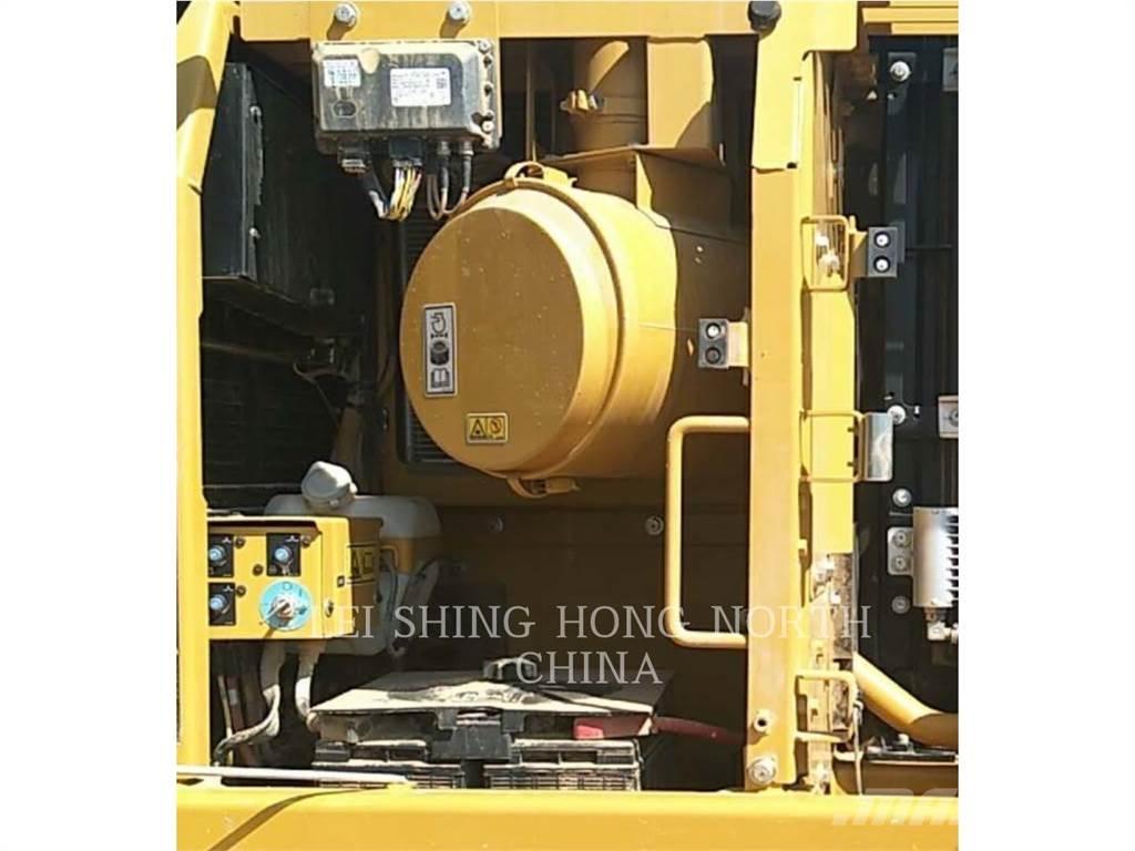 CAT 326D2L Raupenbagger