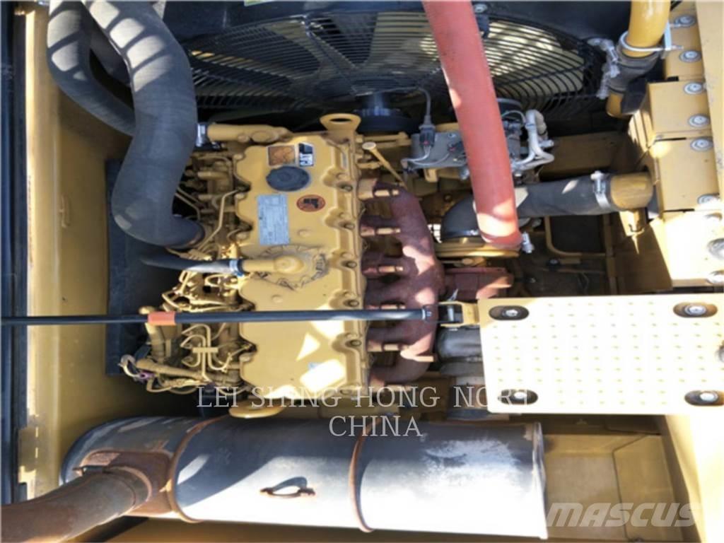 CAT 326D2L Raupenbagger