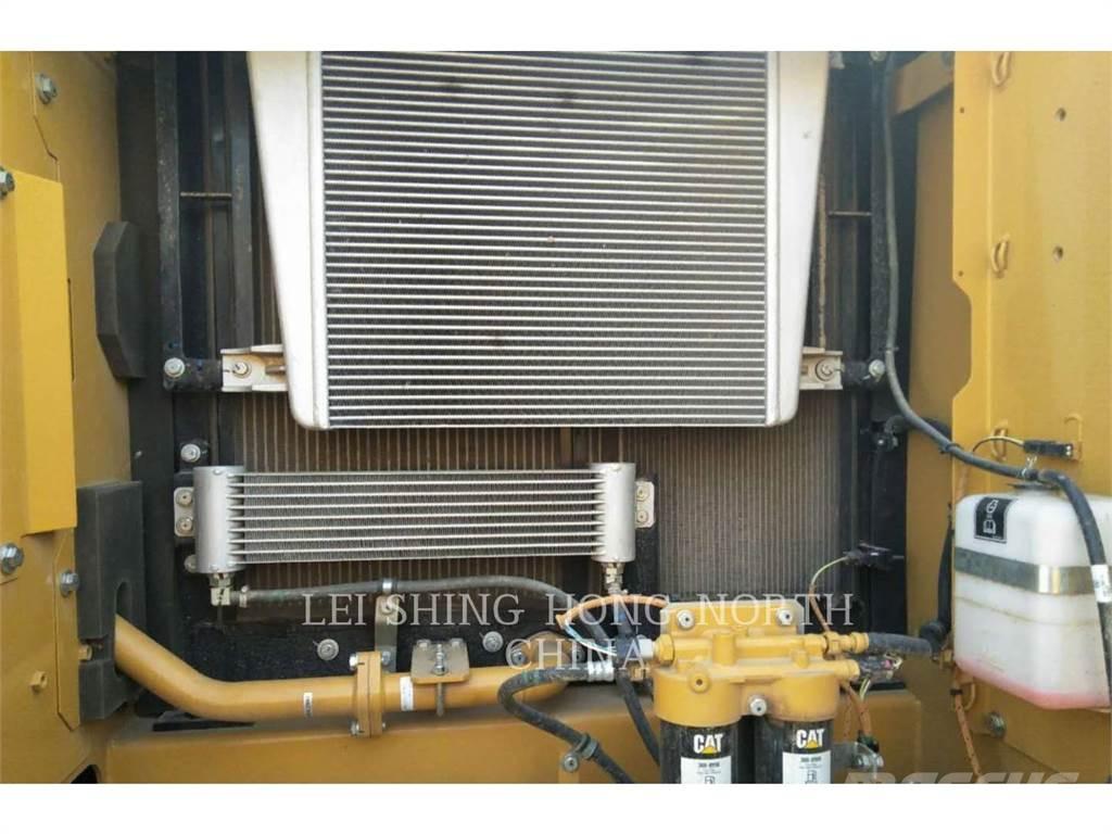 CAT 330D2L Raupenbagger