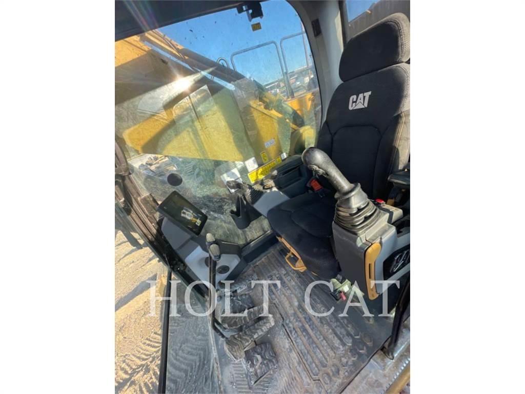CAT 352 11 Raupenbagger