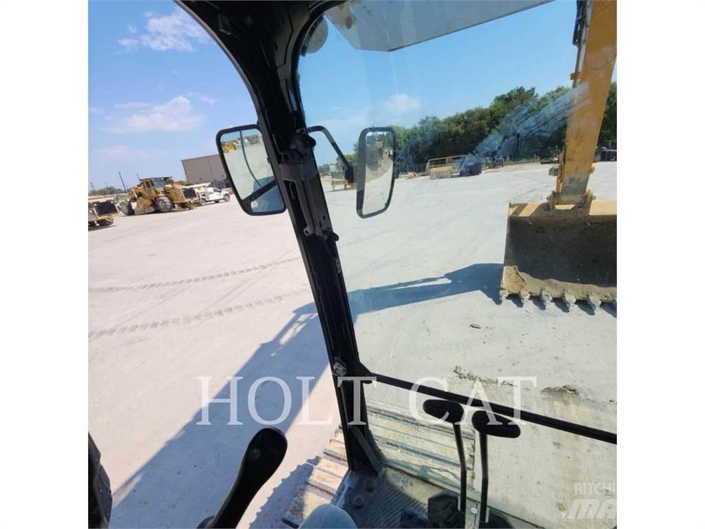 CAT 352 11 Raupenbagger
