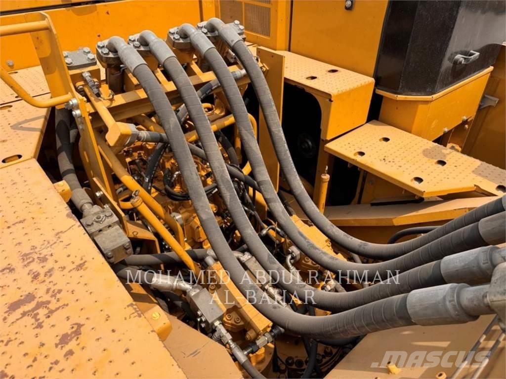 CAT 374 Raupenbagger