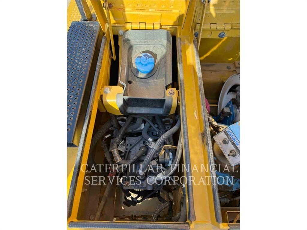 CAT 390FL Raupenbagger
