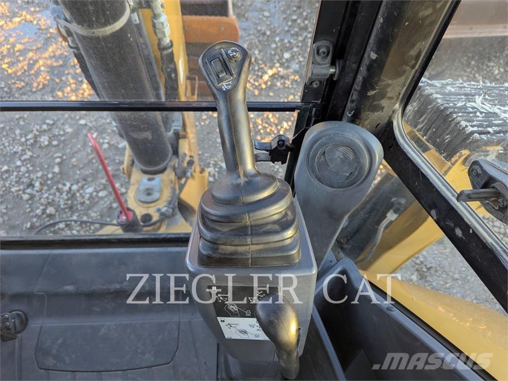CAT 420F2 Baggerlader