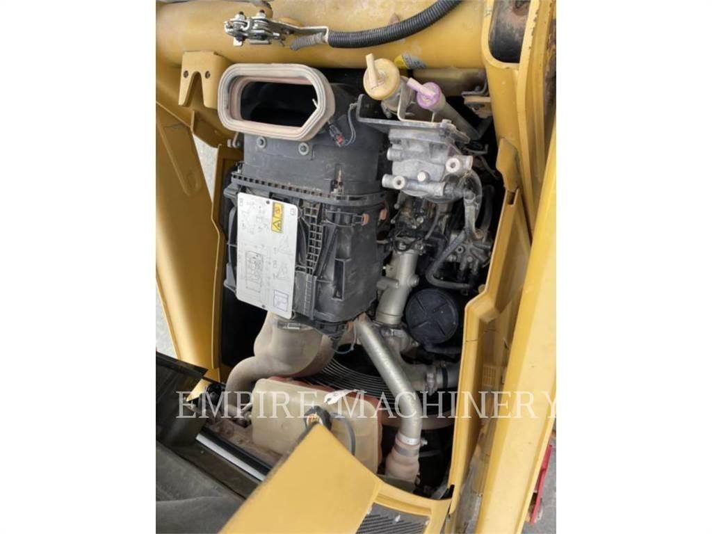 CAT 420F2 4EO Baggerlader