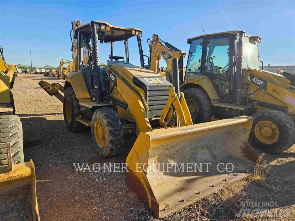 CAT 420F2 4WDS Baggerlader
