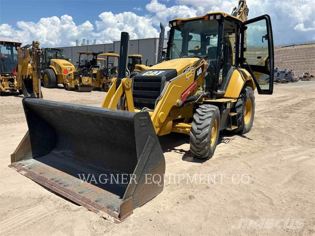 CAT 440 Baggerlader