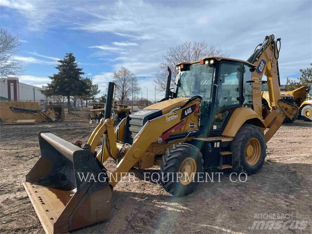 CAT 440 Baggerlader