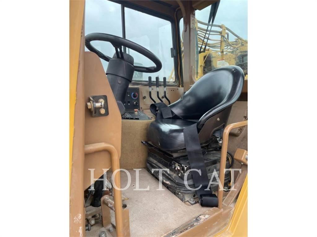 CAT 615CII Schaber