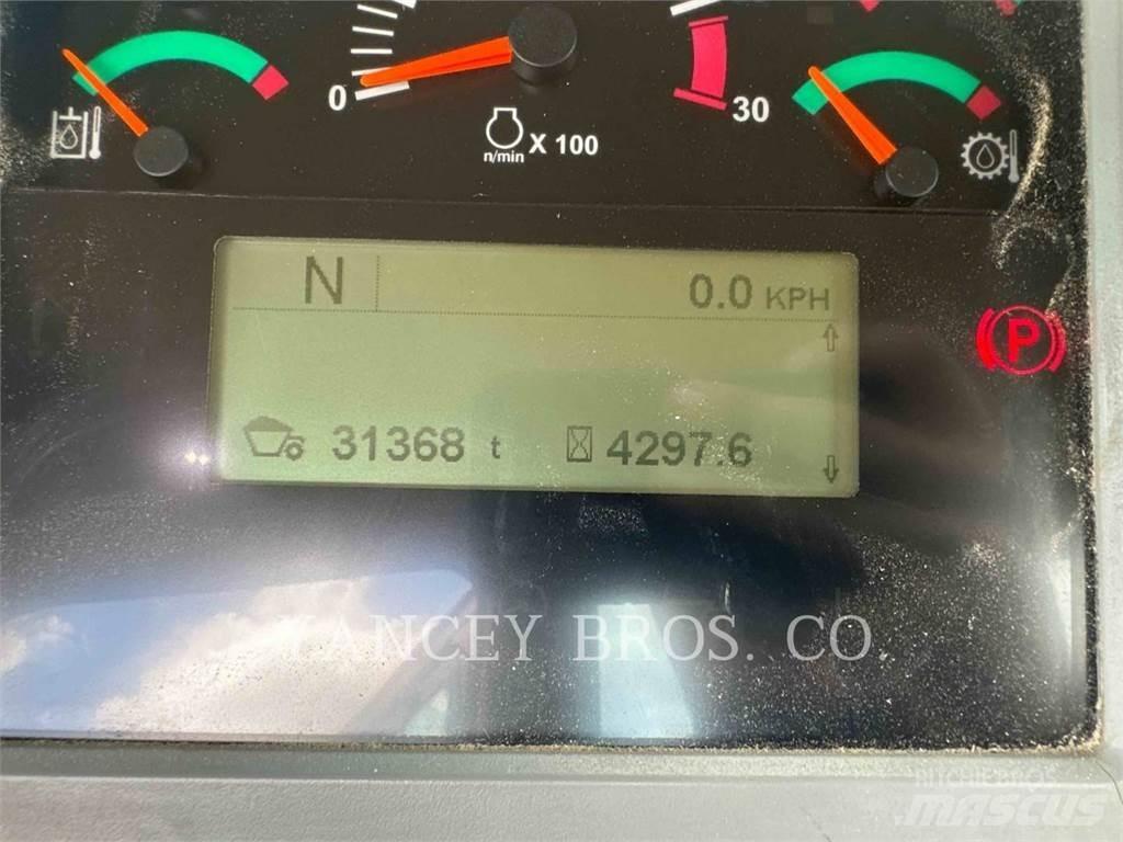CAT 621K Schaber