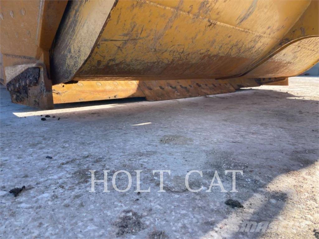 CAT 631 Schaber