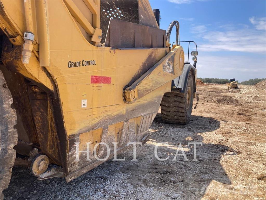 CAT 631K Schaber